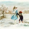 Junge Frau mit Muff geht mit kleinem Jungen durch den Schnee