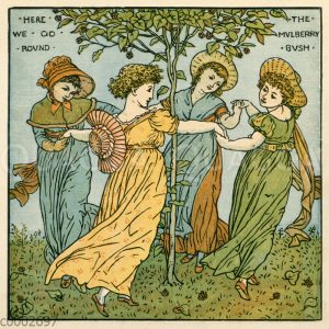 Junge Frauen tanzen um einen Maulbeerbaum