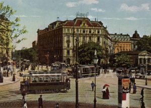 Berlin: Palasthotel und Straßenbahn
