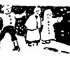 Kinder werfen Schneebälle auf einen Schneemann